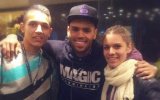 Chris Brown i hoodie fra Magic Illuminator